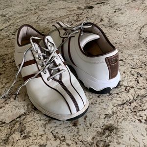 Ladies soft spike golf shoes. Genuine leather. Like new. All day comfort.